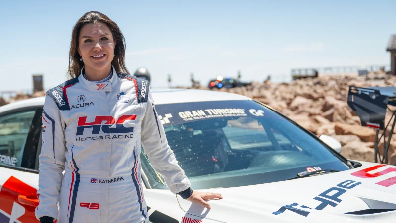 Katherine Legge pilotant l'Acura Integra Type S DE5 à Pikes Peak