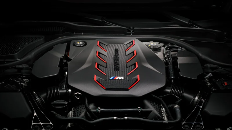 Moteur de la nouvelle BMW M5 2024