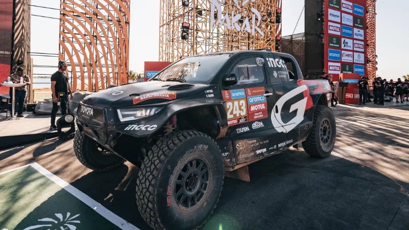 Toyota GR DKR Hilux Evo T1U durant le Goodwood