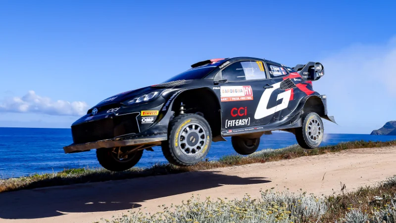 Saut pendant la course de la Toyota Gr Gazoo Racing