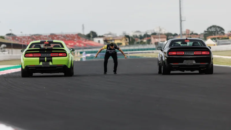 Dodge Challenger sur le circuit Misano World