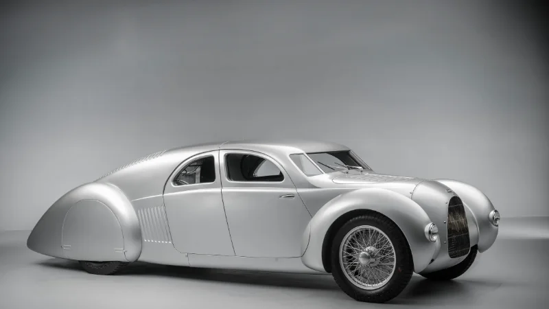 Vue latérale de l'Auto Union Type 52 en exposition