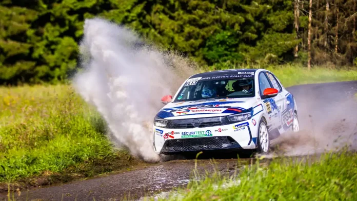 Opel Corsa Electric en pleine vitesse lors du Rallye Weiz 2024