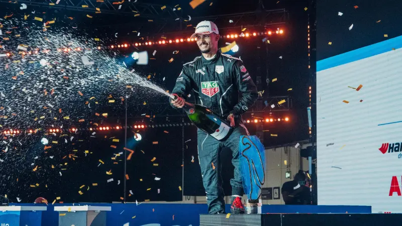 Pascal Wehrlein fête sa première place du championnat